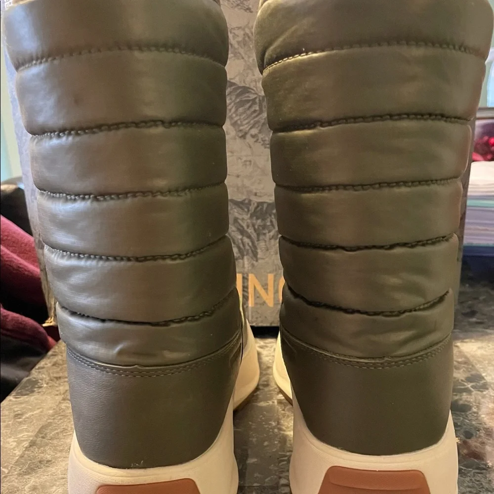The North Face‎ Green Winter Boots Women’s size 6.5